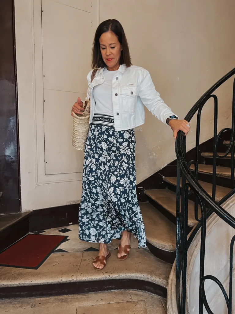 Long navy skirt outlet outfit