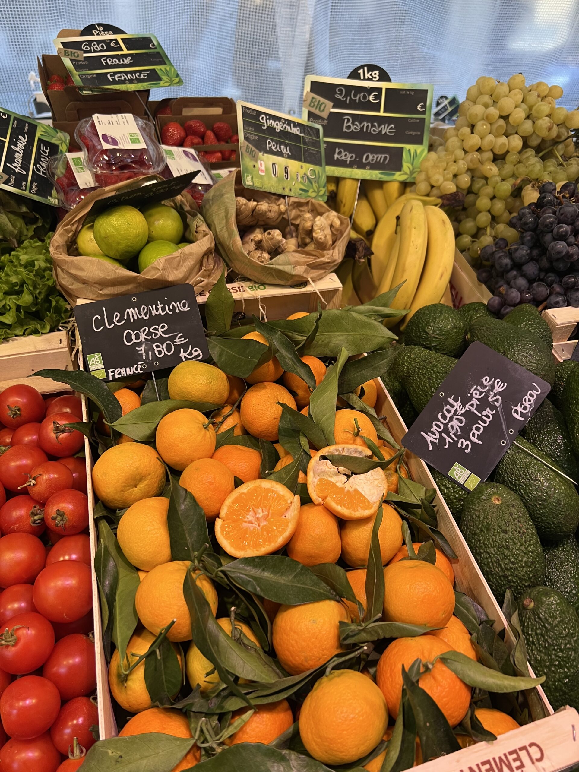 oranges and bananas at a French market during fall